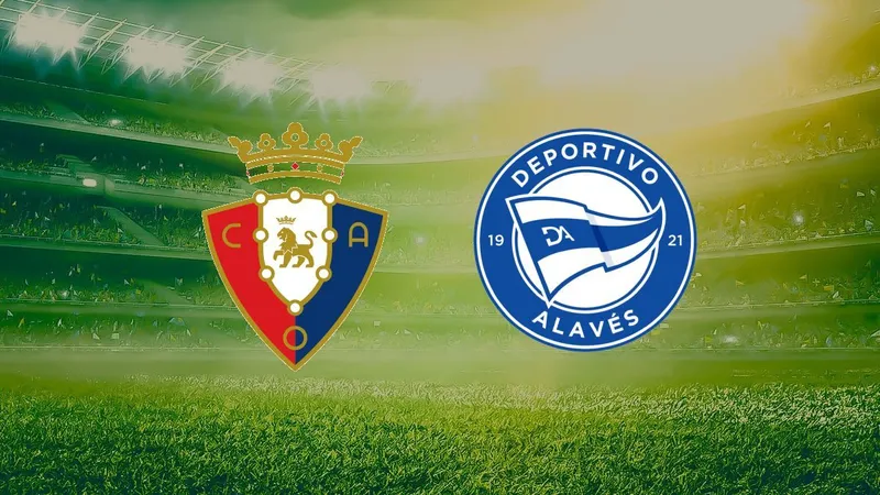 Cầu thủ của Osasuna đang nỗ lực giữ bóng trước sự áp đảo từ cầu thủ của Alavés